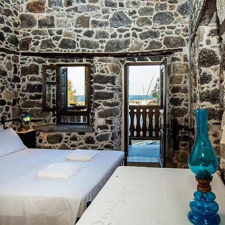 Appartamento Plousiadi΄S Stone House Skála Esterno foto