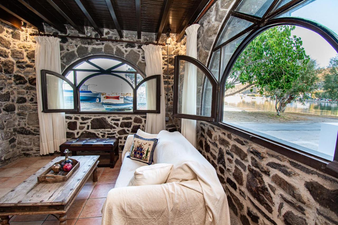 Appartamento Plousiadi΄S Stone House Skála Esterno foto