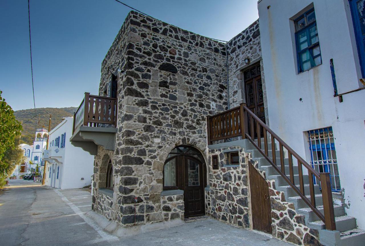 Appartamento Plousiadi΄S Stone House Skála Esterno foto