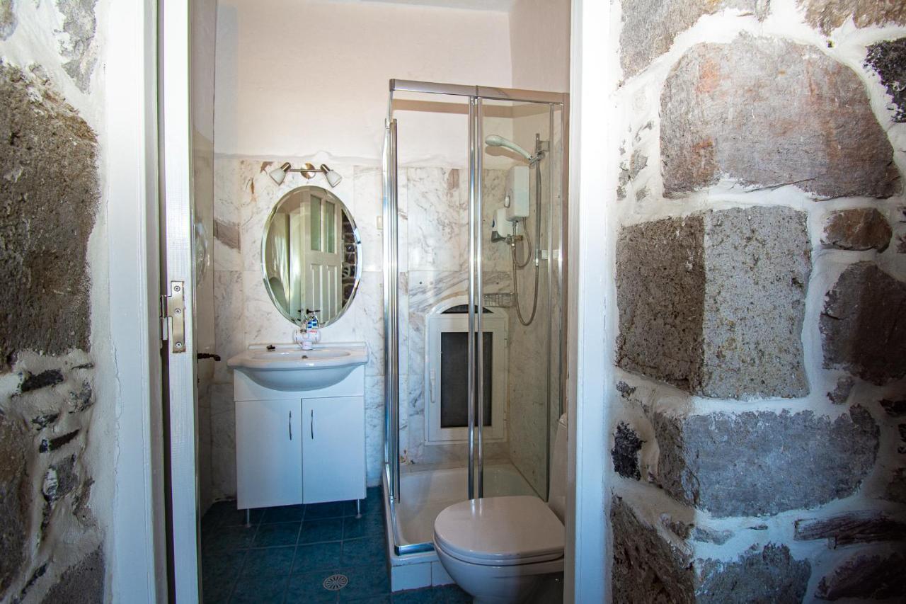 Appartamento Plousiadi΄S Stone House Skála Esterno foto