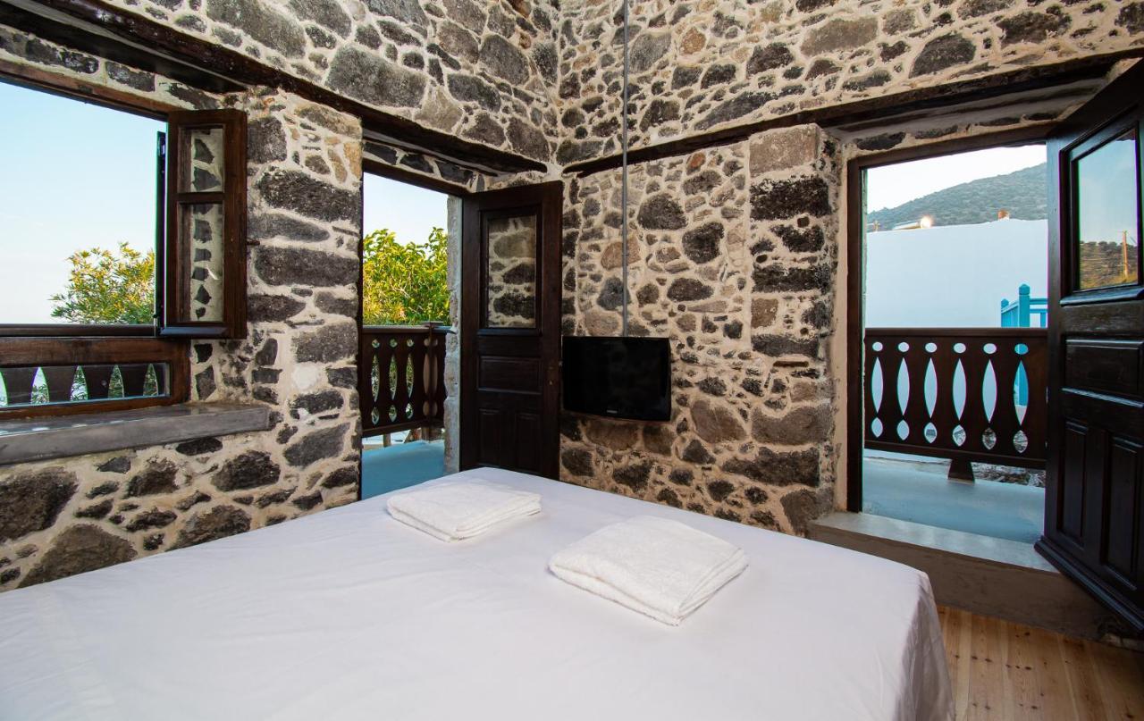 Appartamento Plousiadi΄S Stone House Skála Esterno foto