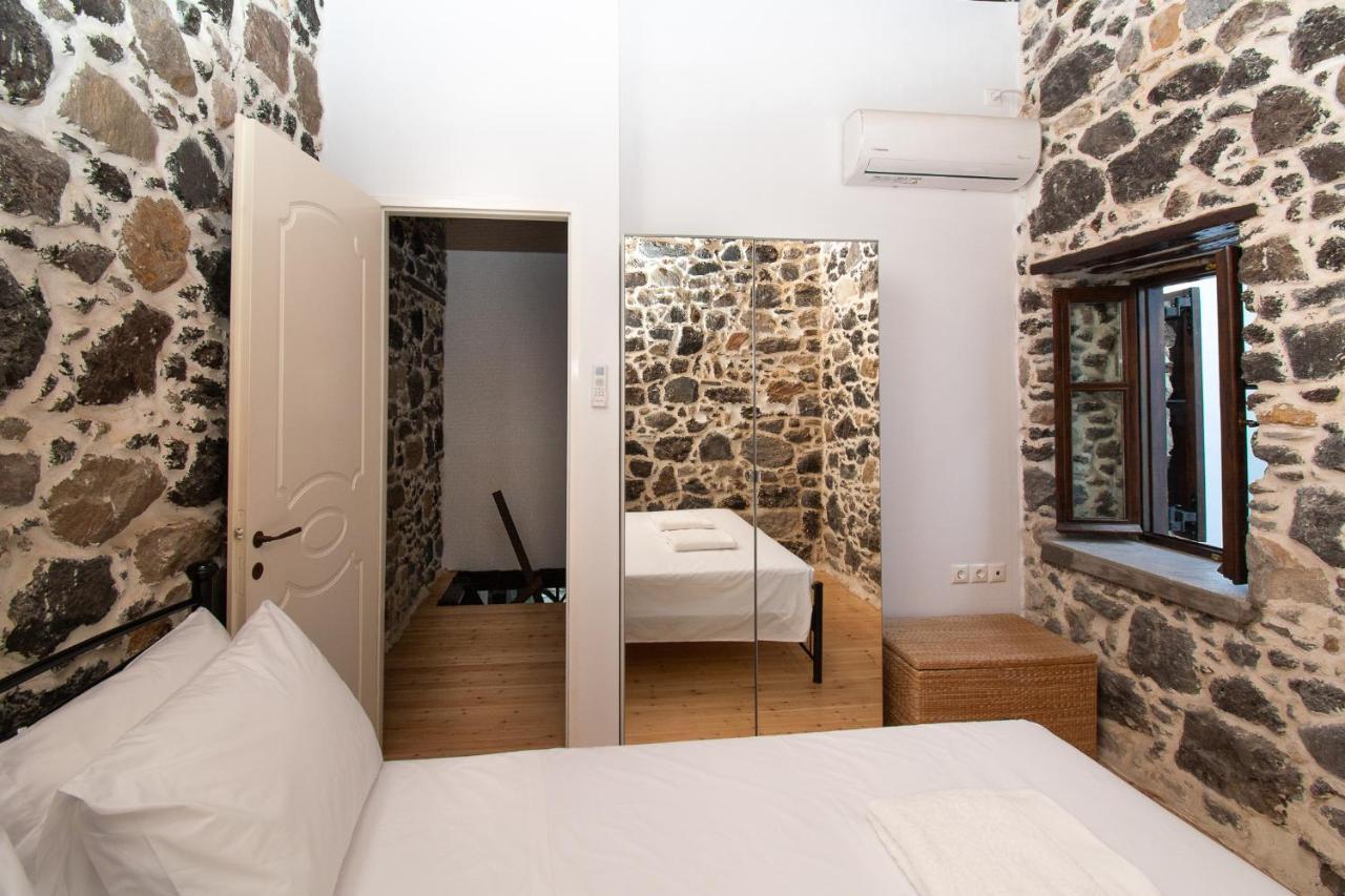 Appartamento Plousiadi΄S Stone House Skála Esterno foto