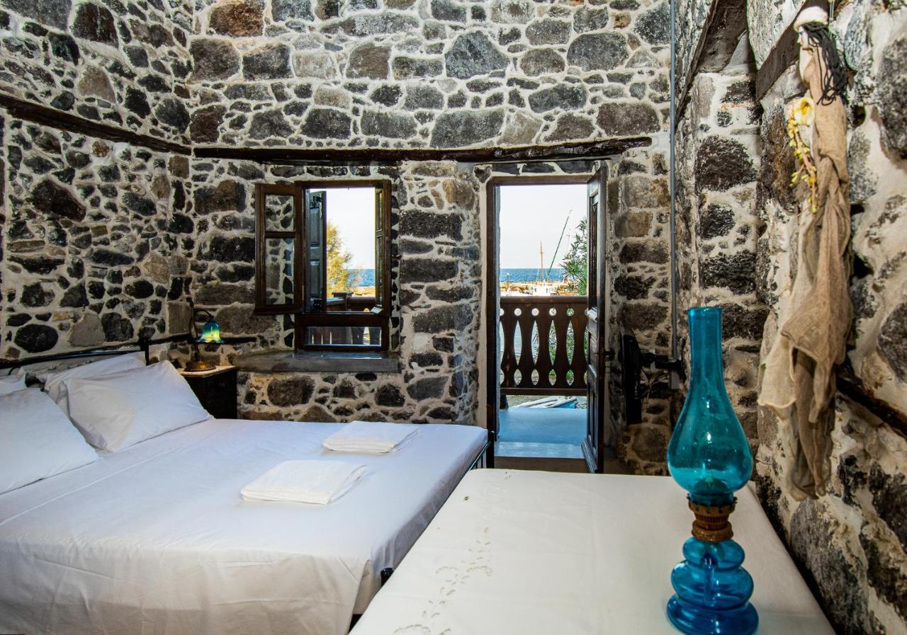 Appartamento Plousiadi΄S Stone House Skála Esterno foto